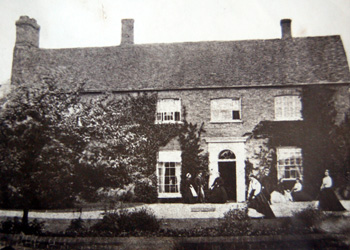 Manor Farmhouse about 1900 [X535-1]